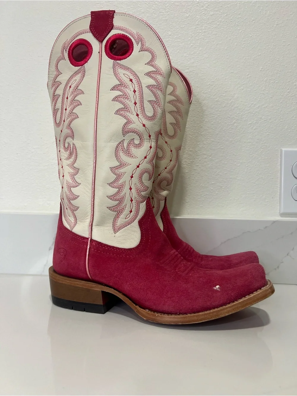 Ariat Women's Pink and Cream Western Cowgirl Boots size 7.5 - Picture 3 of 8